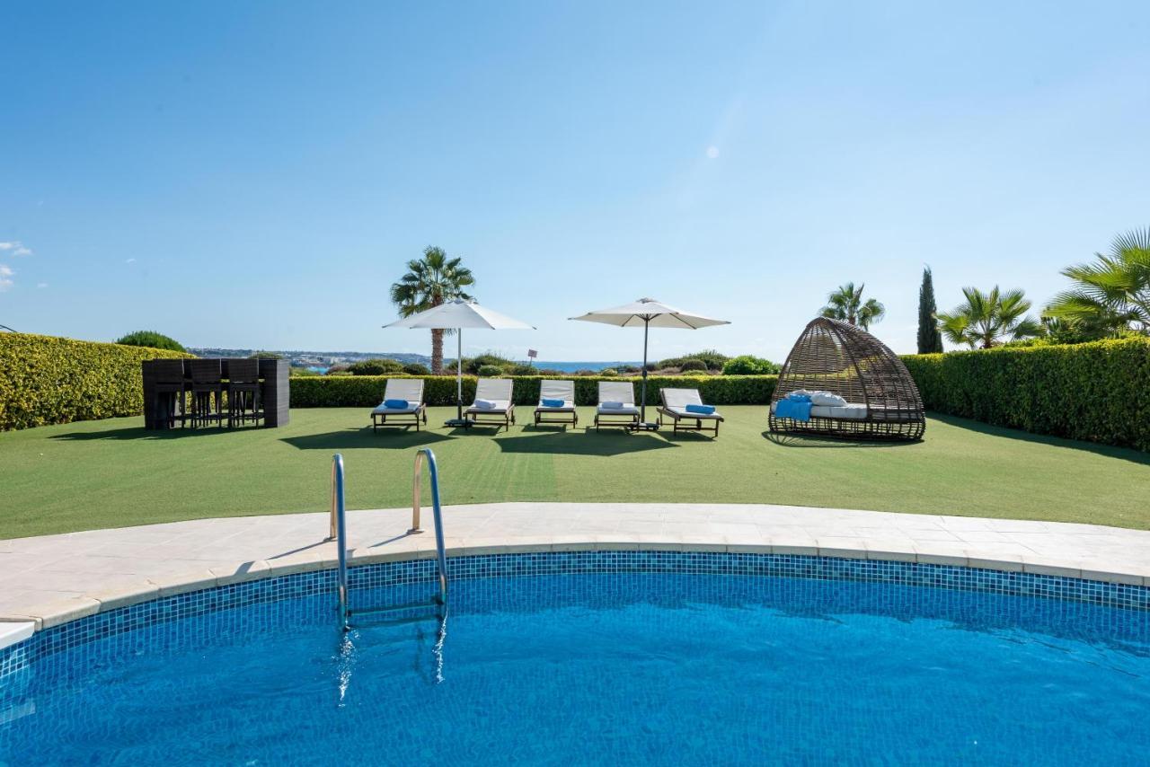 Villa Savoya Sunrise By Ezoria Villas Coral Bay Ngoại thất bức ảnh