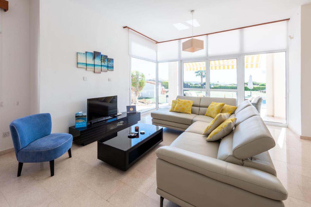 Villa Savoya Sunrise By Ezoria Villas Coral Bay Ngoại thất bức ảnh