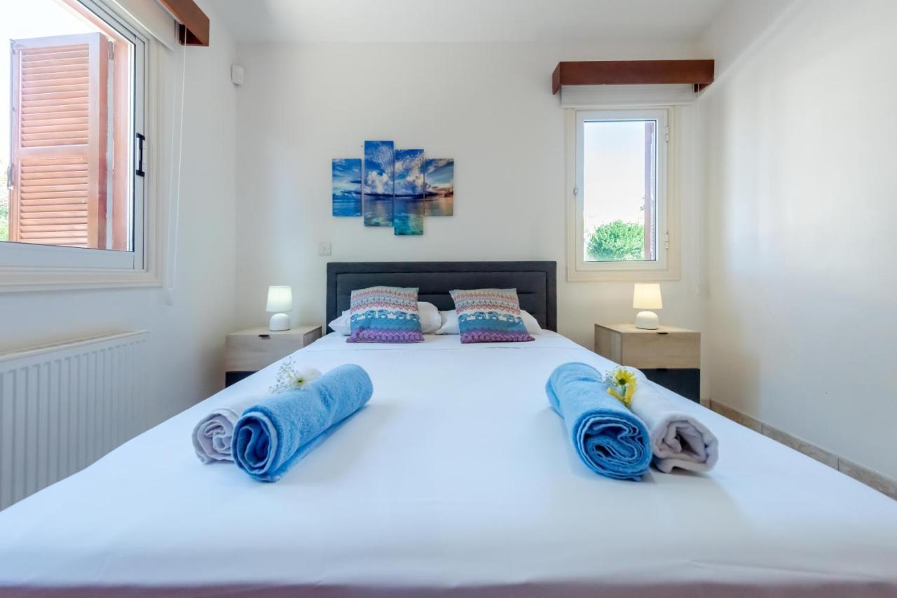 Villa Savoya Sunrise By Ezoria Villas Coral Bay Ngoại thất bức ảnh