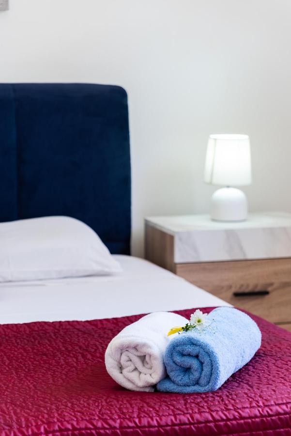 Villa Savoya Sunrise By Ezoria Villas Coral Bay Ngoại thất bức ảnh