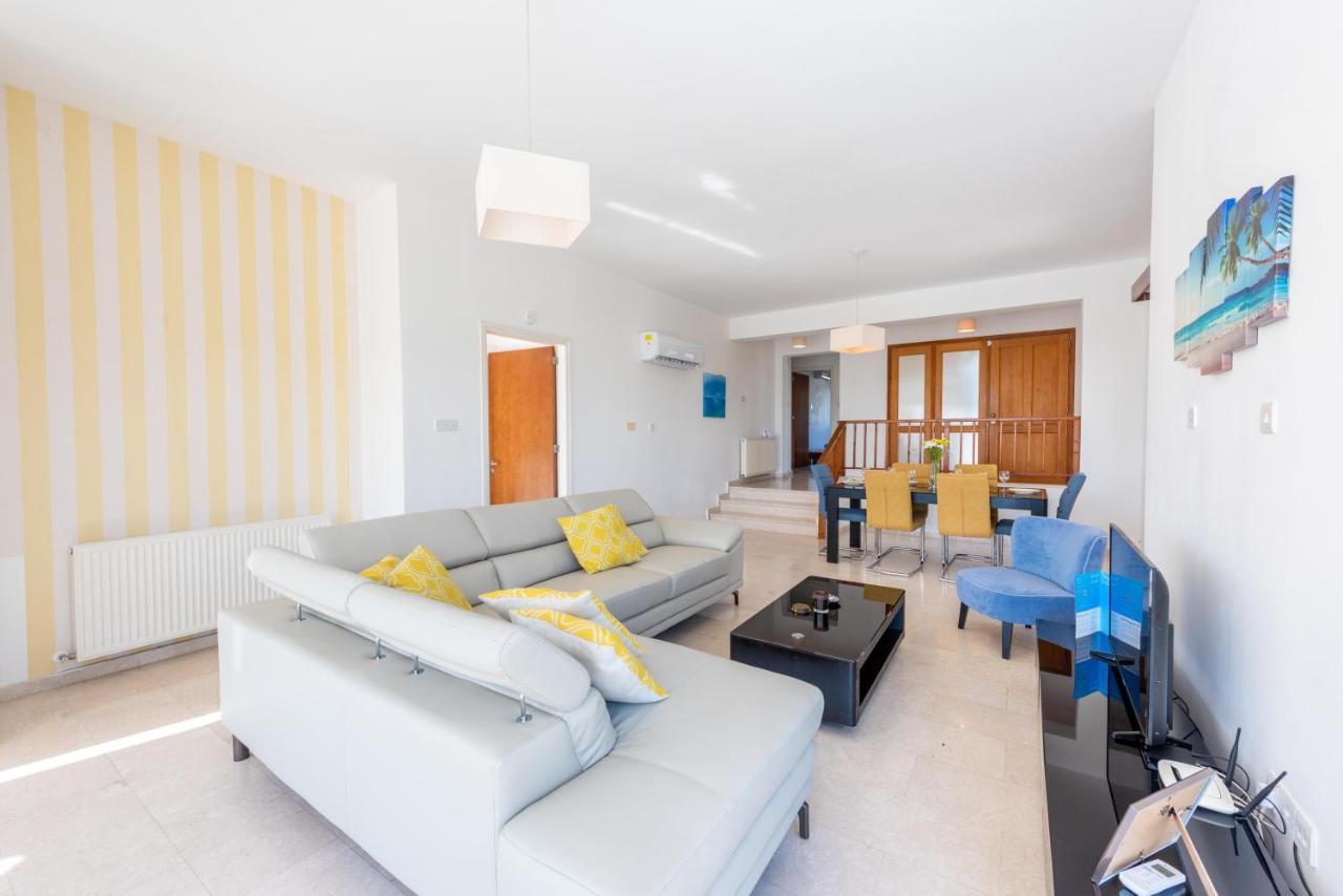 Villa Savoya Sunrise By Ezoria Villas Coral Bay Ngoại thất bức ảnh