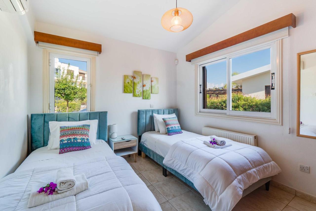 Villa Savoya Sunrise By Ezoria Villas Coral Bay Ngoại thất bức ảnh